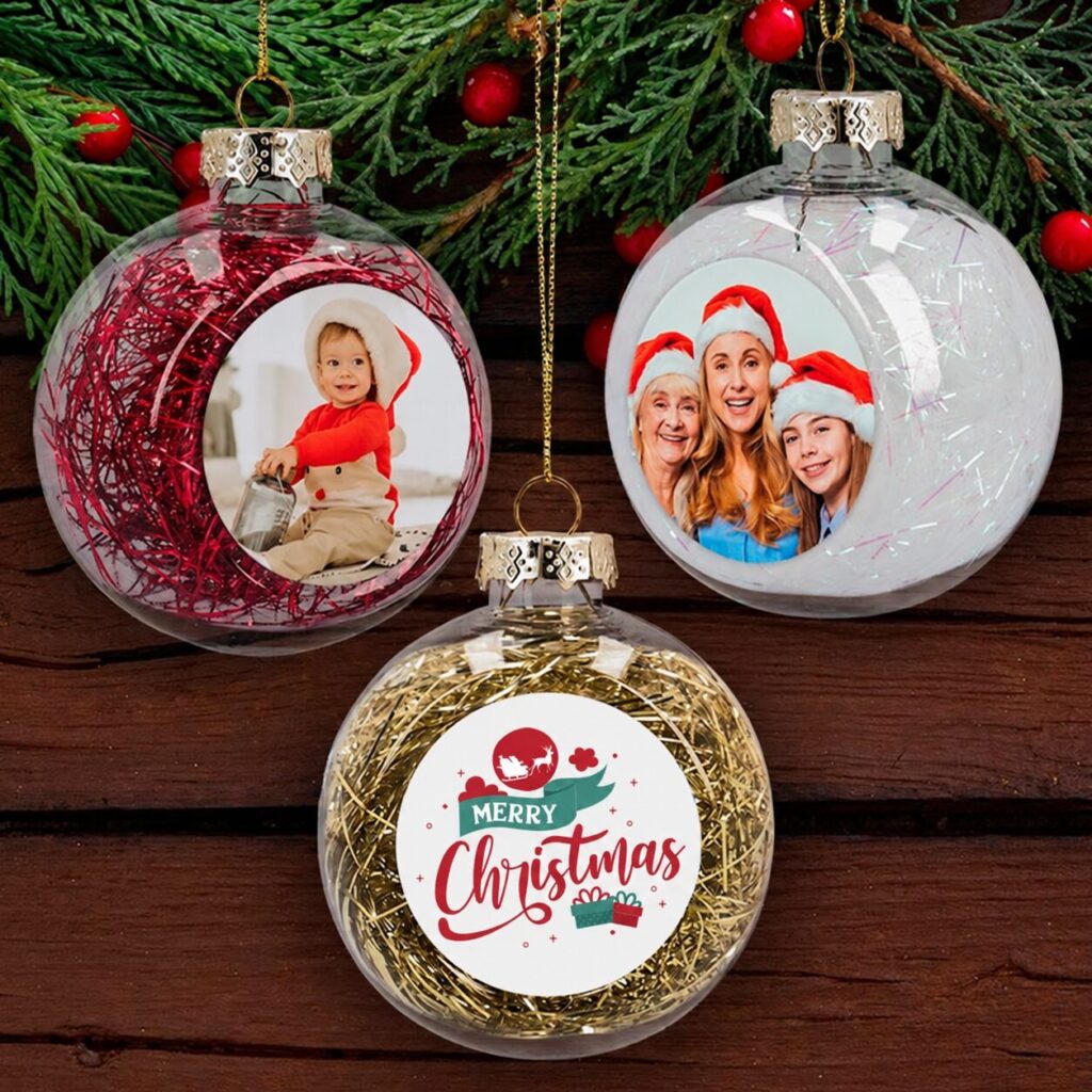 🎅 Que la Navidad no te pille sin stock: 9 ideas de regalos personalizados 8 Escena Navidena Con Adornos Y Recuerdos 2 Blog Brildor