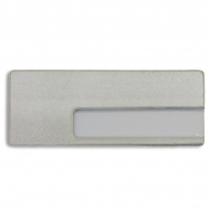 Identificador de plástico plateado con alfiler y clip