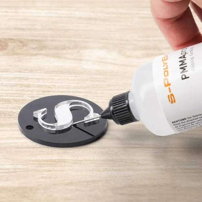 Adhesivo para acrílicos PMMA - Ejemplo de pegado