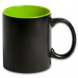 Mug noir mat avec intérieur coloré vert